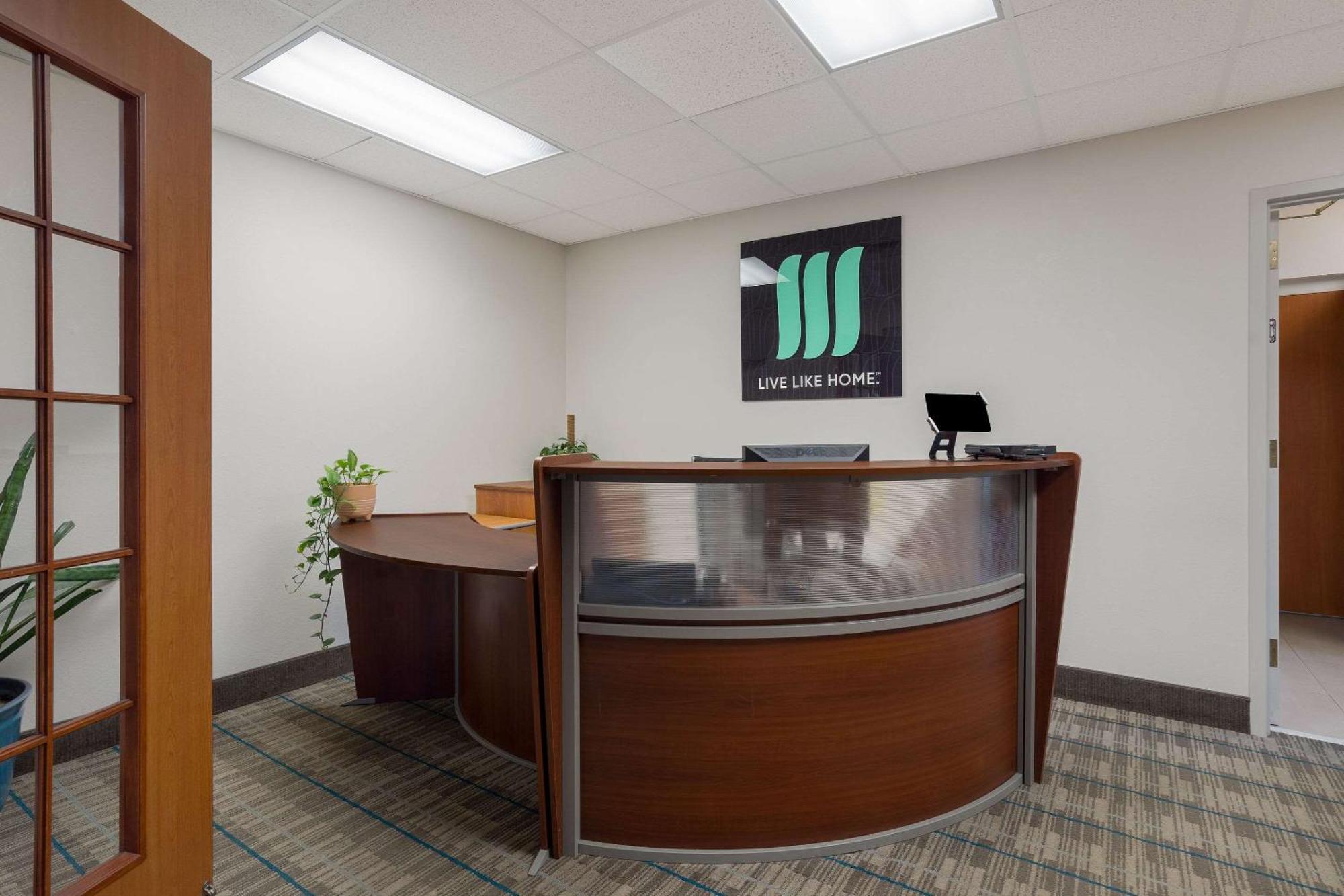 Mainstay Suites Wilmington - University Area Exterior photo
